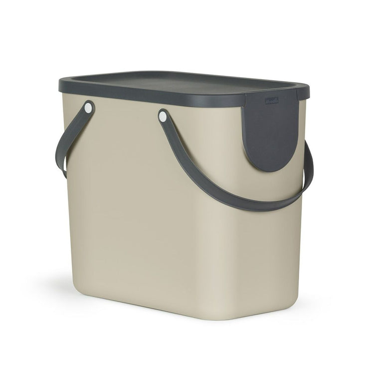 Cubos de reciclaje para el hogar
